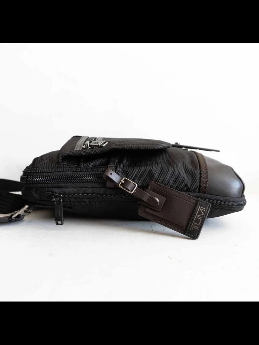 TUMI ALPHA BRAVO Shoulder Bag ANNAPOLIS ZIP FLAP HICKORY 222304HK2 Brown/Black